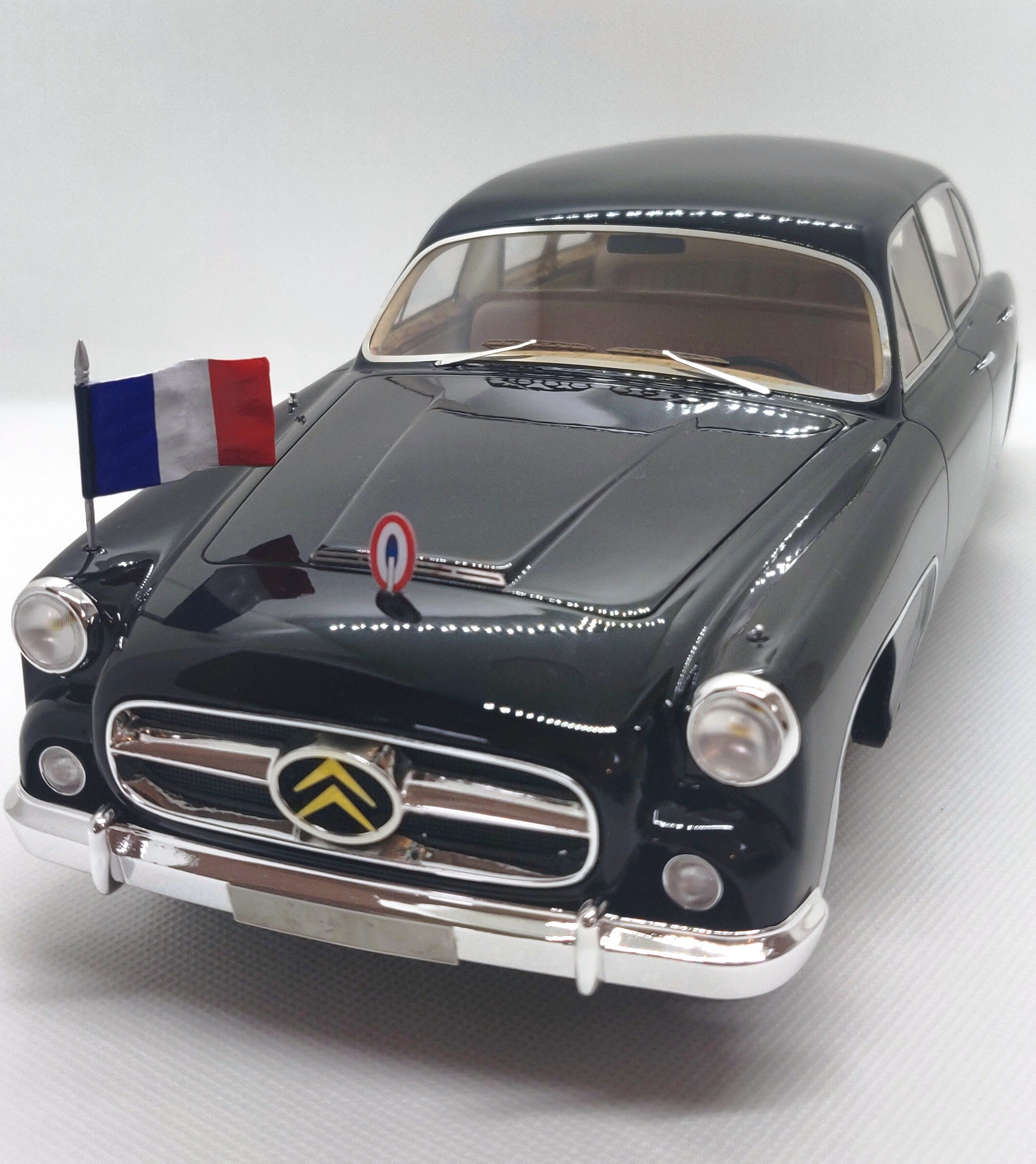 Panthéon 012 - Citroën 15-6 H Franay 1955 